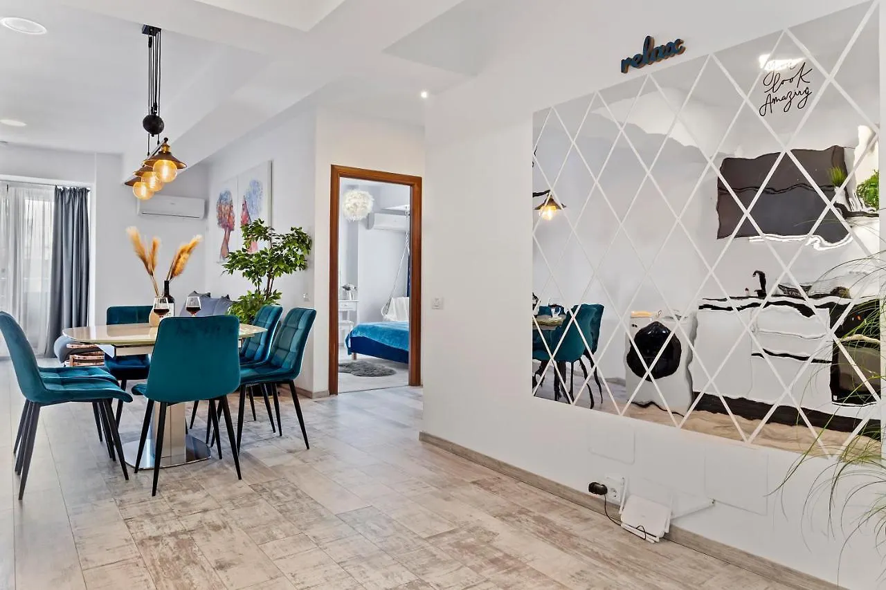 Old Town Hideaway - 5 Min Walk To Palace Of Parliament And Old City - Best Neighborhood Apartman Bukarest