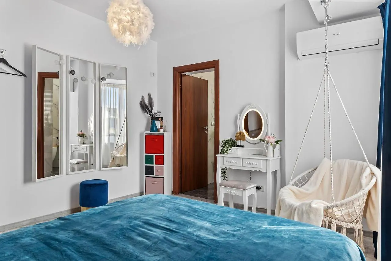 Apartman Old Town Hideaway - 5 Min Walk To Palace Of Parliament And Old City - Best Neighborhood